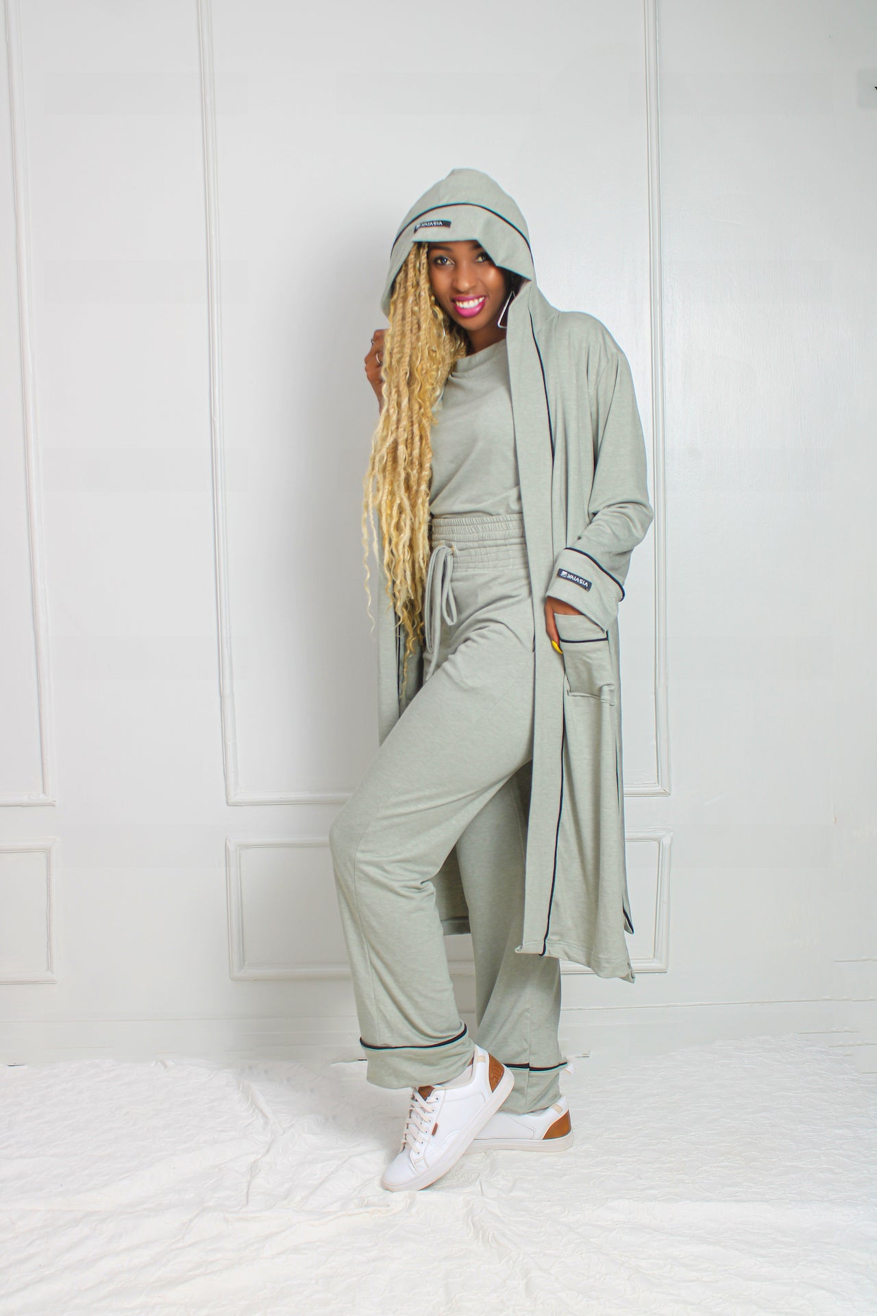 'BEAUTY' Dayjamas Gown